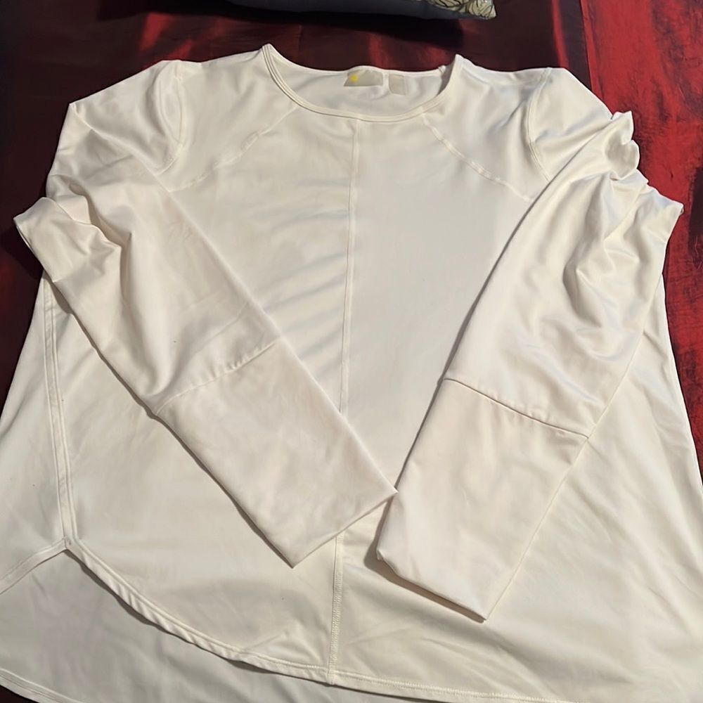 ZELLA workout top XXL. Lightly worn. Eggshell white.